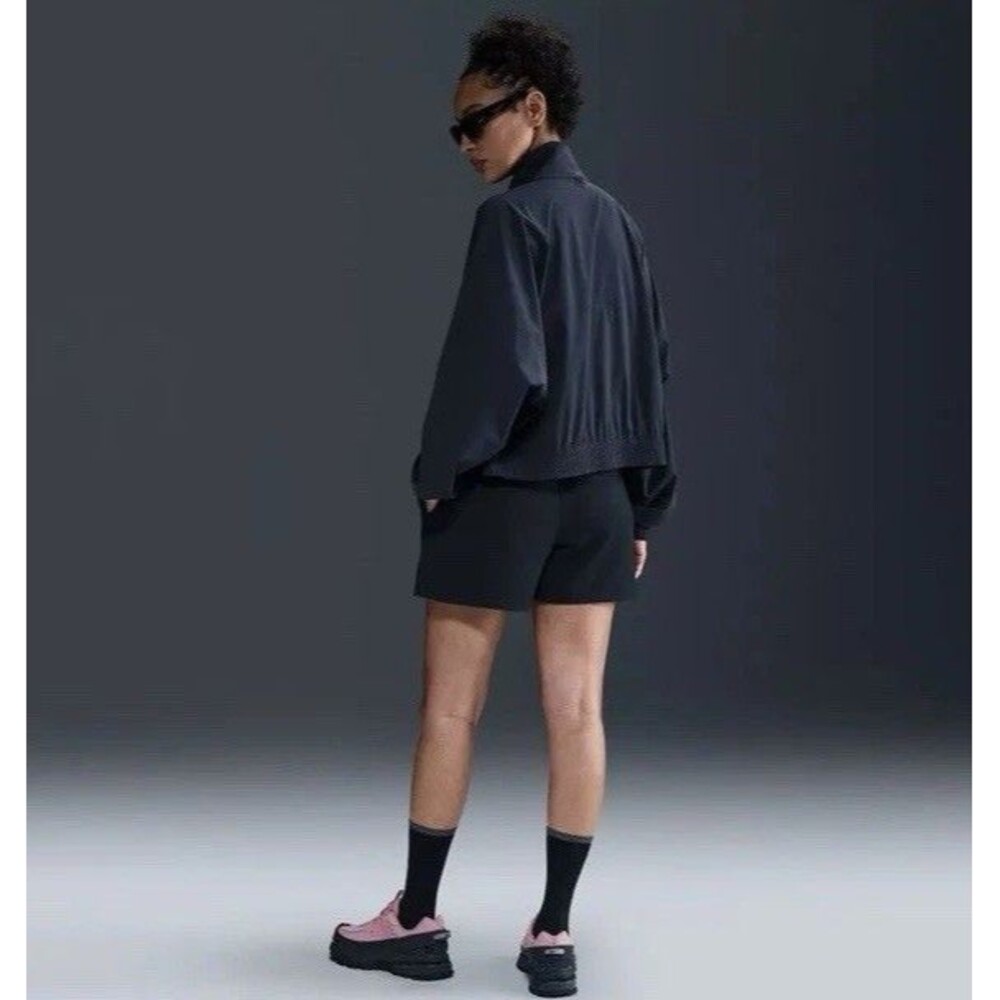 Women's Nike 24.7 ImpossiblySoft Drift Shorts Size Large Black New W/Out Tags 4” - Picture 2 of 12